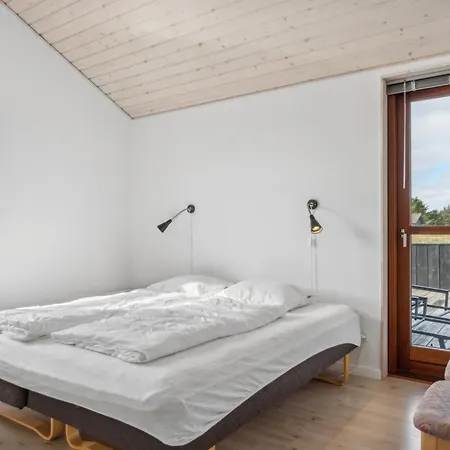 Finna - 1km From The Sea By Interhome