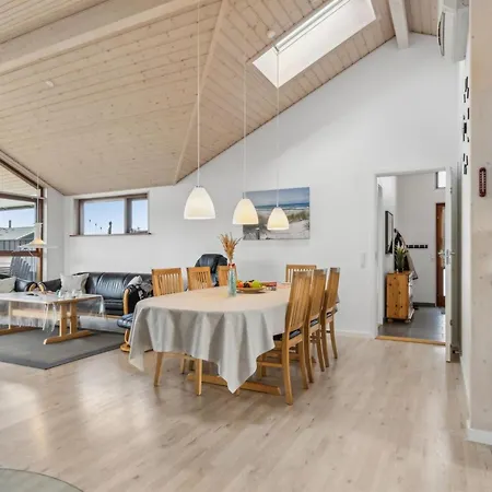 Finna - 1km From The Sea By Interhome